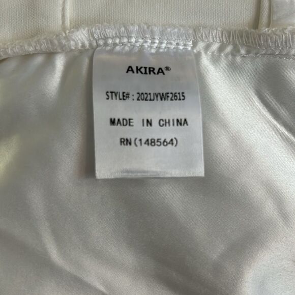 AKIRA WHITE VEST W/RHINESTONES NWT - Picture 10 of 11